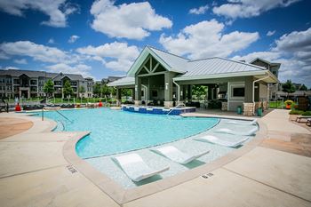 Aliso briar forest apartments swimming pool
